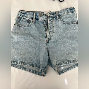 Abercrombie dad short - 3in inseam